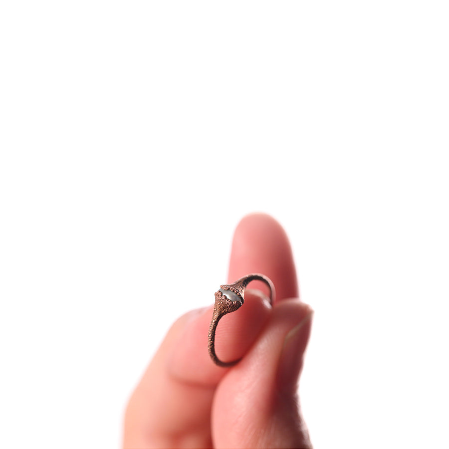Baby Pearl | Solitaire Ring